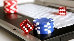 မြန်မာ VIP ကစားသမား Esports ဘောလုံး Slots ကစားနေသောမြင်ကွင်း